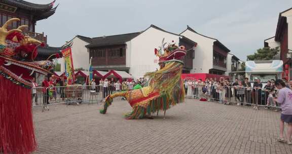 古镇舞麒麟民俗表演场景