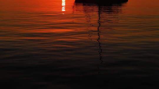 金色大海日落海上日出帆船晚霞唯美大自然