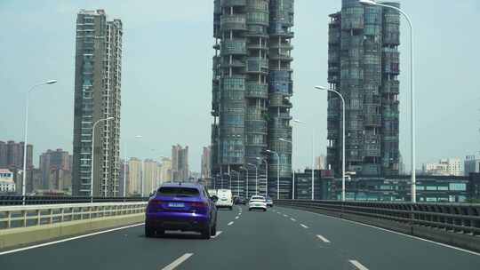 开车行驶在长沙道路第一视角城市驾驶汽车