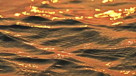 海上日出金色海面金光波纹波浪空镜