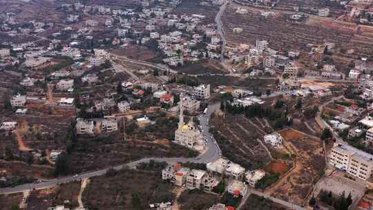 巴勒斯坦穆斯林村庄和清真寺上空的航拍镜头