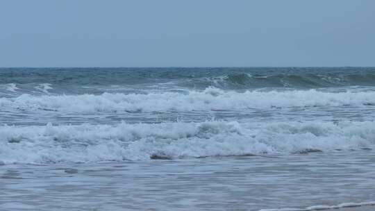 海南海岸礁石海浪航拍