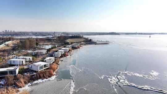 航拍高邮湖结冰
