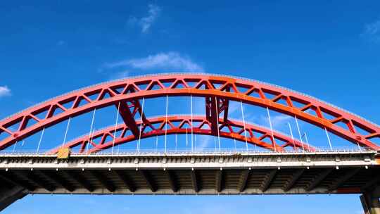 蓝天白云下的广州新光大桥延时4k视频