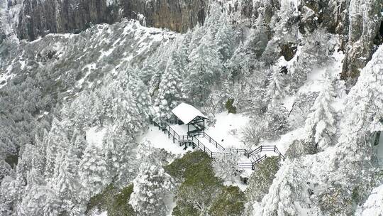 航拍雪山雪景