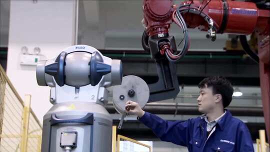 实拍机器人自动化企业生产机械设备