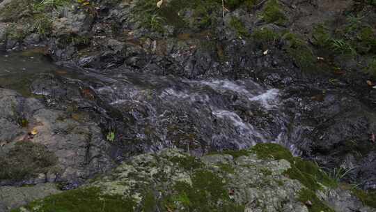 山间流水自然流水