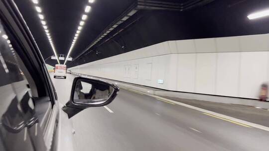 乘坐网约车在城市里行驶视频素材模板下载