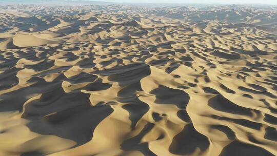 航拍新疆库木塔格沙漠视频素材模板下载