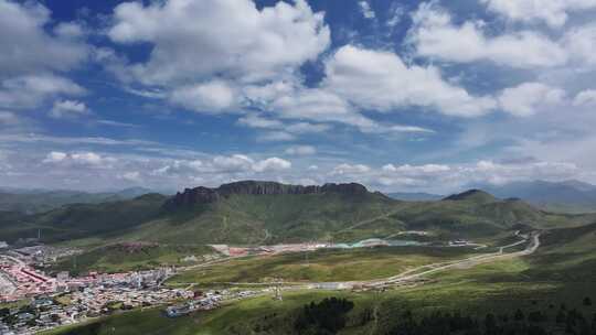 高山峡谷郎木寺发现式航拍