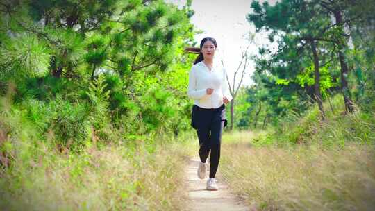 全民健身 越野跑 户外运动 美女跑步