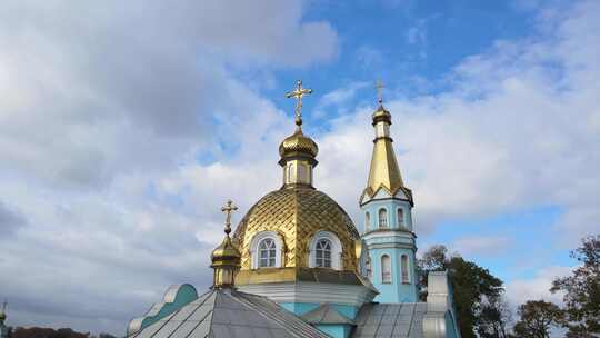 航拍村镇，没错。戈罗多茨基圣尼古拉斯修道院。乌克兰