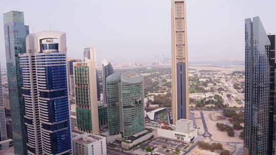 迪拜城市景观的现代摩天大楼