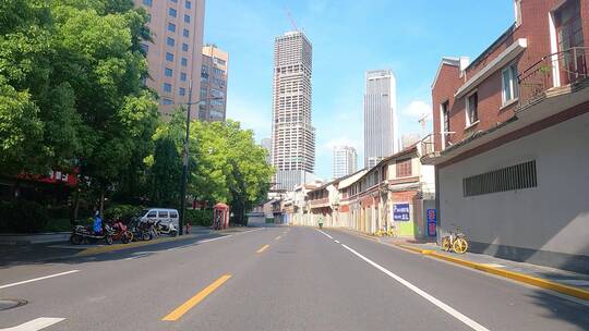上海封城中的初夏街头现状环境视频素材模板下载