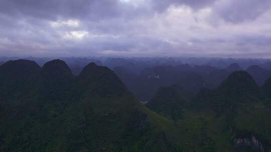 航拍阴天山峰喀斯特地貌