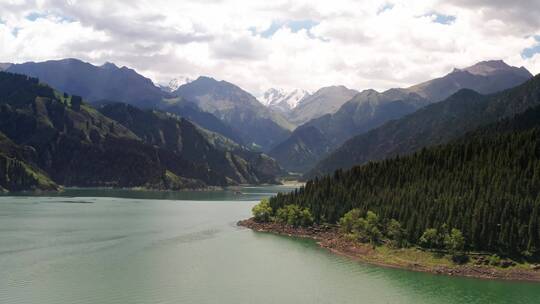 航拍中国新疆天山天池自然风景