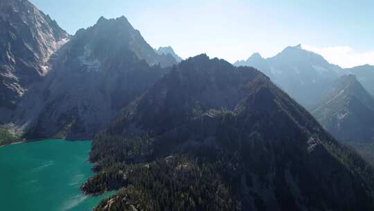 科尔查克湖，山，湖，树