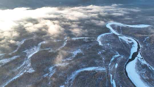 航拍冷空气迷漫的林海雪原