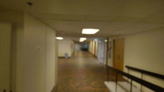 加拿大大学里的走廊视频素材模板下载