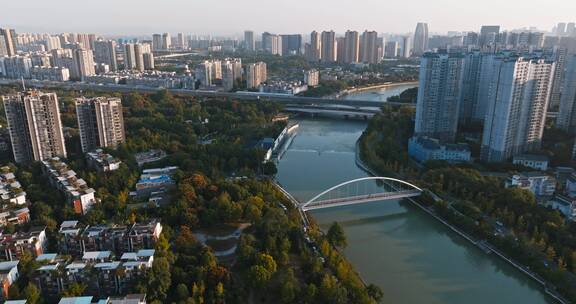 航拍成都冬季风景城市风光东湖公园翡翠城