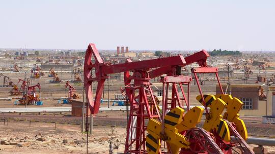新疆克拉玛依百里油田磕头机