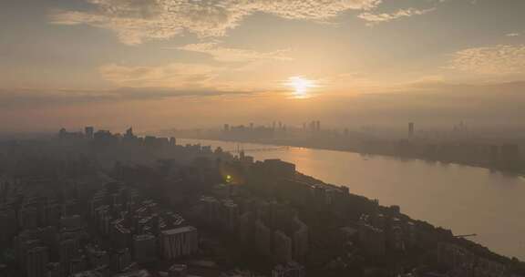 杭州钱塘江两岸上城区清晨风光