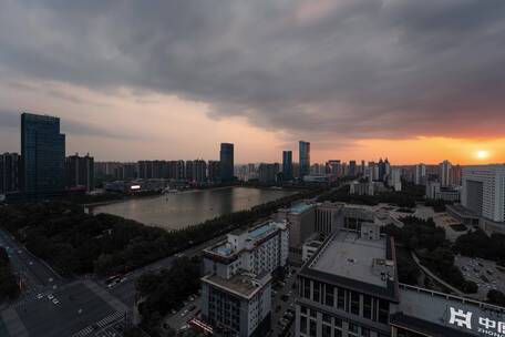 洛阳新区日转夜延时摄影