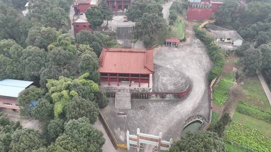 航拍乐山市五通桥-宏佛寺