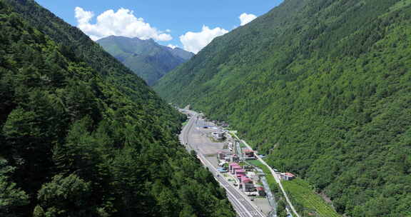 阿坝州汶马高速