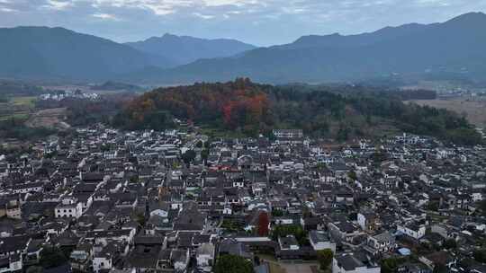 安徽黄山宏村徽派建筑群秋色晴天航拍