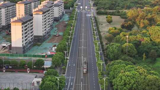 有轨电车成为都市靓丽风景（航拍素材）