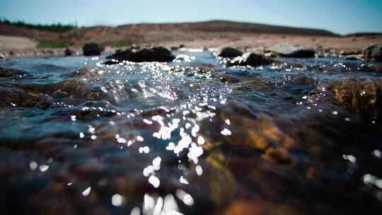 河水流淌小河流水波光粼粼水资源