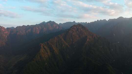 安徽省黄山市黄山风景区北大门景观日落航拍