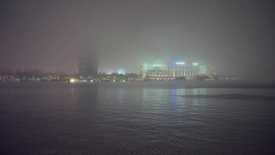 上海黄浦江大雾自然风光陆家嘴建筑灯光