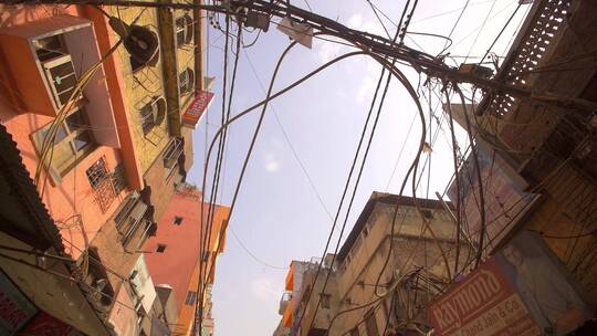 印度街上的电缆线