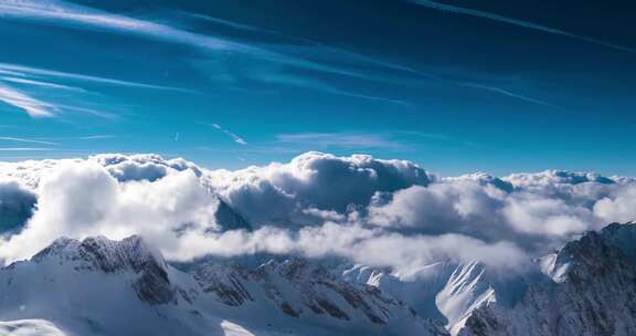 震撼雪山云海