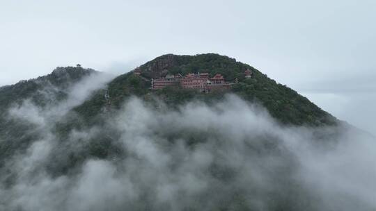 森林云海航拍山峰云雾缭绕雨后山林山脉风景