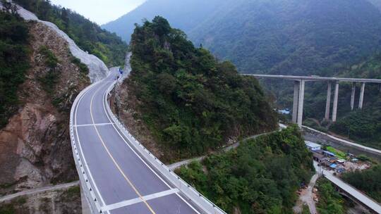 高原地区山间桥梁公路航拍