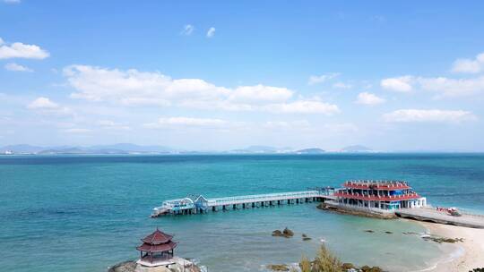 海南三亚蜈支洲岛码头航拍风景