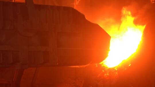 钢铁厂转炉兑铁镜头一组视频素材模板下载