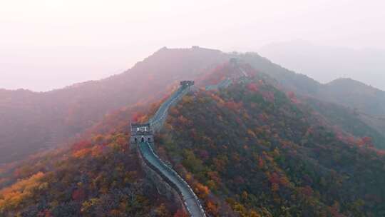 航拍万里长城秋天风景