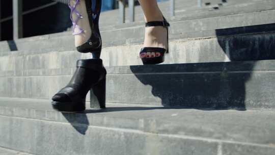 脚步步伐走路足迹希望励志奋斗光影商务