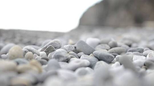 覆盖着海滩的石头