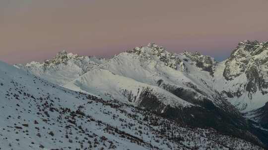 航拍雪山