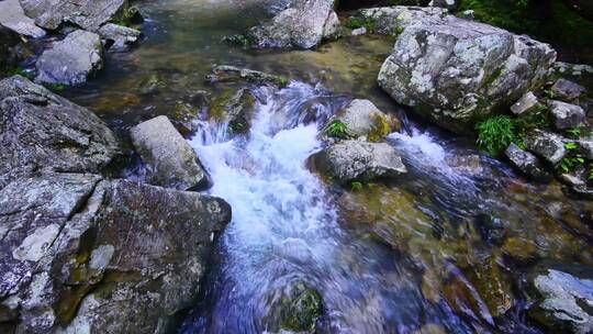 高山泉水溪水流水瀑布