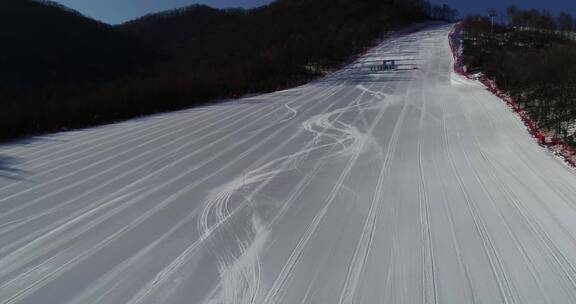 航拍滑雪场广角空镜头