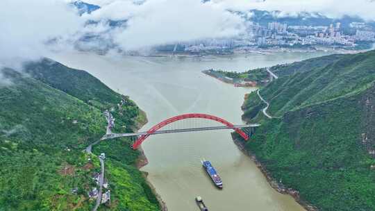 大气航拍游轮经过长江三峡巫峡峡口