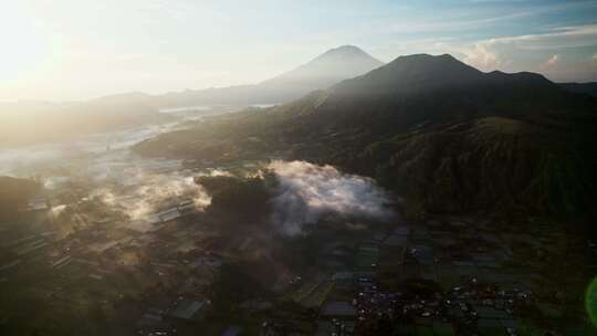 巴厘岛火山梯田椰林航拍