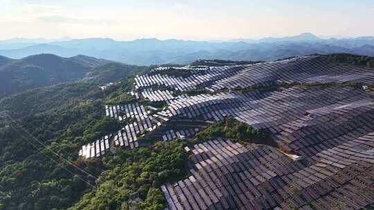 山顶太阳能光伏板 中国基建新能源