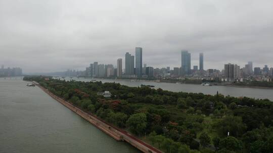 长沙橘子洲阴雨天航拍